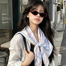 Chanel 26c~ 【18mm顶级双面真丝印花丝巾】 设计元素主要丝带、品牌logo 非常经典的设计、不挑人, 超显 Chanel 26c~ 【18mm顶级双面真丝印花丝巾】 设计元素主要丝带、品牌logo 非常经典的设计、不挑人, 超显