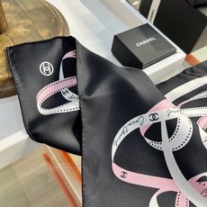 Chanel 26c~ 【18mm顶级双面真丝印花丝巾】 设计元素主要丝带、品牌logo 非常经典的设计、不挑人, 超显 Chanel 26c~ 【18mm顶级双面真丝印花丝巾】 设计元素主要丝带、品牌logo 非常经典的设计、不挑人, 超显