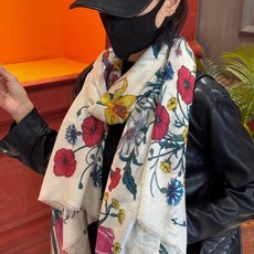 会发光发亮的围巾羊绒新款 🆕🆕🌈💫速度‼️下手一定要快‼️G家新款【花卉长巾】,高端 大爱 货极少 现在用极好‼️真心美 会发光发亮的围巾羊绒新款 🆕🆕🌈💫速度‼️下手一定要快‼️G家新款【花卉长巾】,高端 大爱 货极少 现在用极好‼️真心美