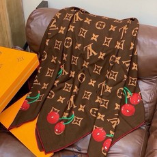 LV X TM MONOGRAM CERISE 140丝绒方巾 【140双面丝绒同色】 LV × TM Monogram LV X TM MONOGRAM CERISE 140丝绒方巾 【140双面丝绒同色】 LV × TM Monogram