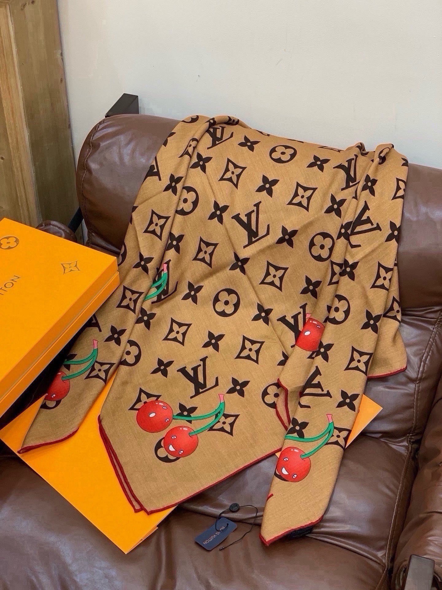 LV X TM MONOGRAM CERISE 140丝绒方巾 【140双面丝绒同色】 LV × TM Monogram