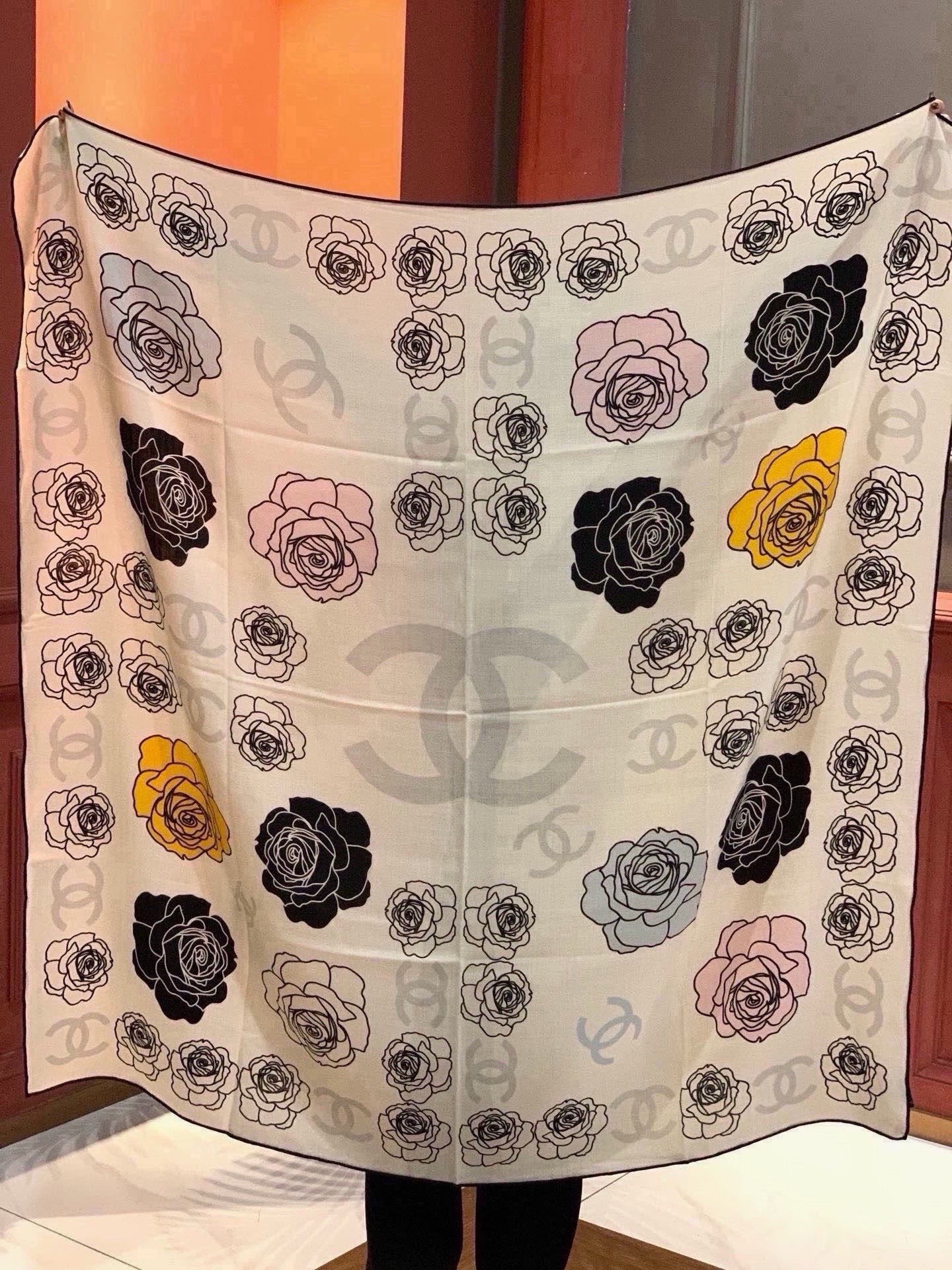 香奈儿上新❤️ 【Chanel】 经典茶花优雅Coco风,Chanel最新丝绒大方巾~气质到骨子里,香奶奶新一季的面料 香奈儿上新❤️ 【Chanel】 经典茶花优雅Coco风,Chanel最新丝绒大方巾~气质到骨子里,香奶奶新一季的面料