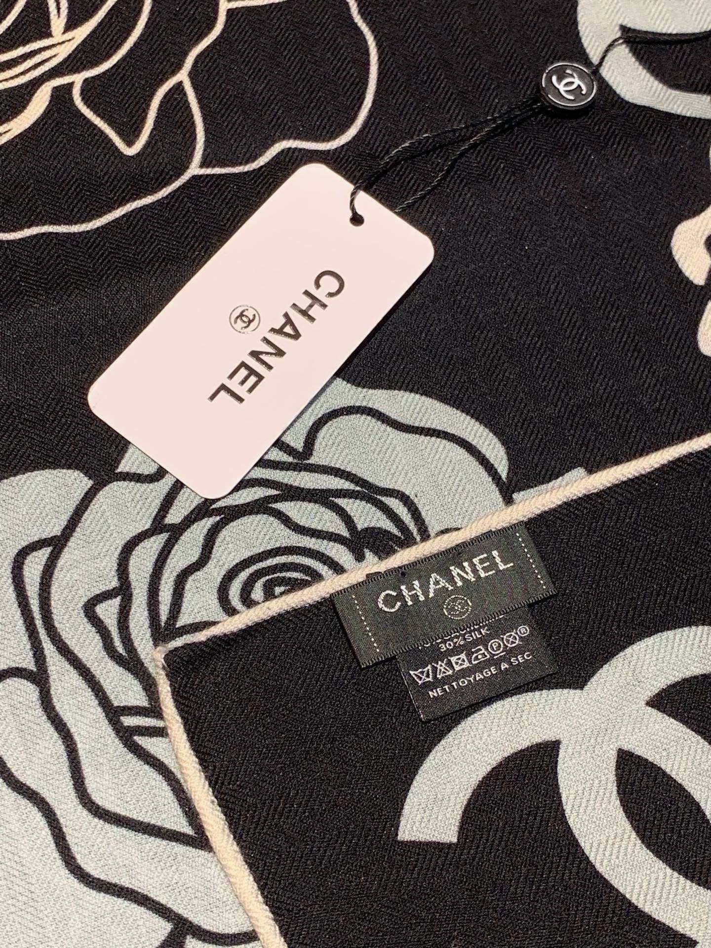 香奈儿上新❤️ 【Chanel】 经典茶花优雅Coco风,Chanel最新丝绒大方巾~气质到骨子里,香奶奶新一季的面料 香奈儿上新❤️ 【Chanel】 经典茶花优雅Coco风,Chanel最新丝绒大方巾~气质到骨子里,香奶奶新一季的面料