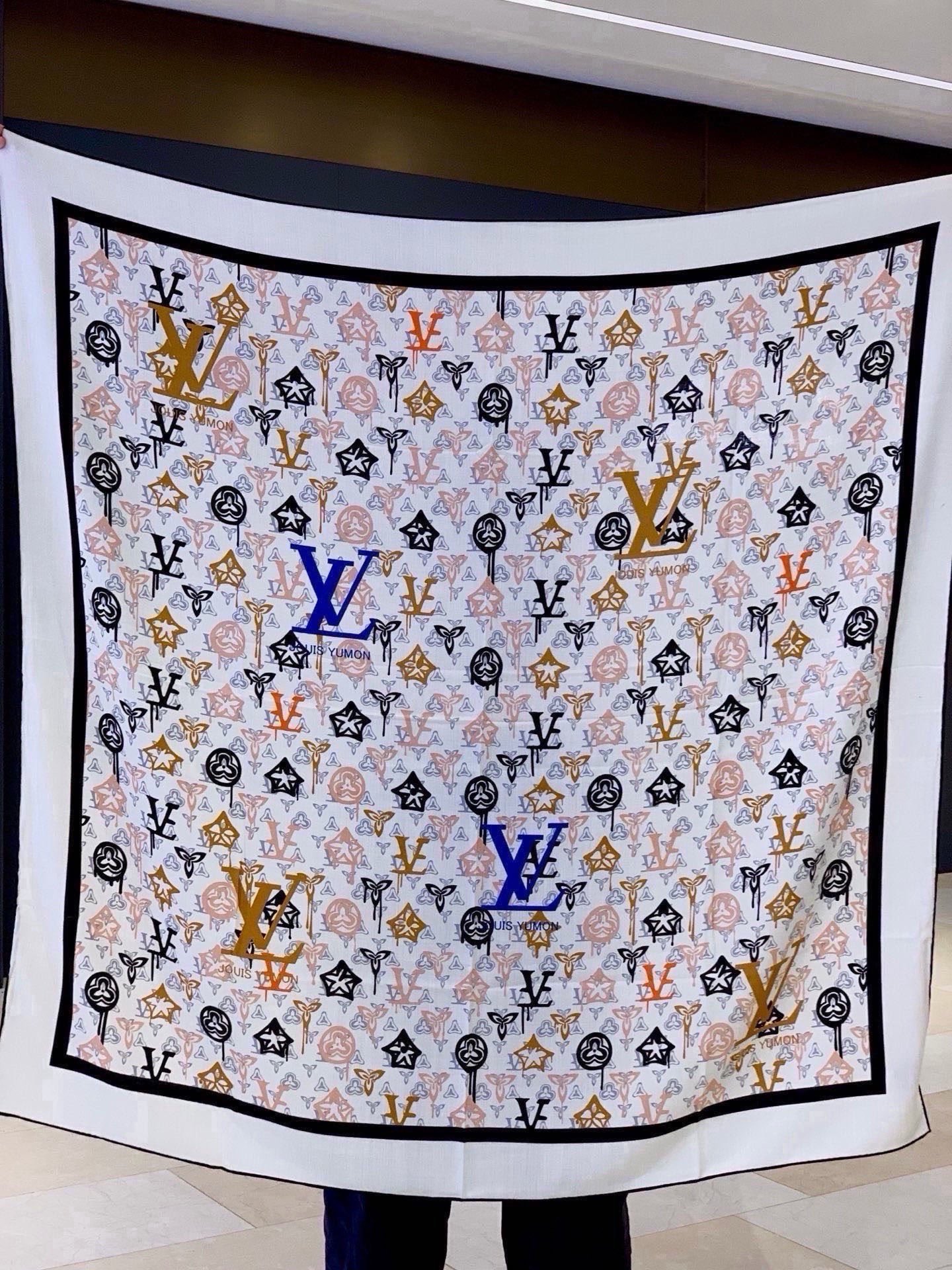 LV x TM 140披肩 【140顶级丝绒双面同色披肩】 本款L Multicolor披肩出自路易威登与知名日本艺术家