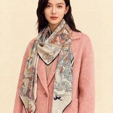 “马术学院”140双面同色丝绒披肩~Hermes 手工卷边丝绒方巾(30%桑蚕丝70%羊绒) 这款爱马仕的经典单品展现 “马术学院”140双面同色丝绒披肩~Hermes 手工卷边丝绒方巾(30%桑蚕丝70%羊绒) 这款爱马仕的经典单品展现