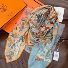 “马术学院”140双面同色丝绒披肩~Hermes 手工卷边丝绒方巾(30%桑蚕丝70%羊绒) 这款爱马仕的经典单品展现 “马术学院”140双面同色丝绒披肩~Hermes 手工卷边丝绒方巾(30%桑蚕丝70%羊绒) 这款爱马仕的经典单品展现