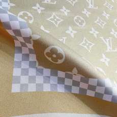 MONOGRAM SILHOUETTE 90双面丝巾 Monogram Silhouette 方巾为华美桑蚕丝融入 Mo MONOGRAM SILHOUETTE 90双面丝巾 Monogram Silhouette 方巾为华美桑蚕丝融入 Mo