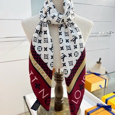 MONOGRAM SILHOUETTE 90双面丝巾 Monogram Silhouette 方巾为华美桑蚕丝融入 Mo MONOGRAM SILHOUETTE 90双面丝巾 Monogram Silhouette 方巾为华美桑蚕丝融入 Mo