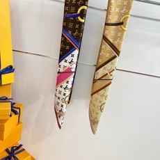 STRAP AND TRUNK SQUARE 90方巾 StraP And Trunk Square 方巾致敬品牌制箱传 STRAP AND TRUNK SQUARE 90方巾 StraP And Trunk Square 方巾致敬品牌制箱传