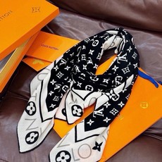 🆕 MONOGRAM INFINITY 140丝绒方巾 【140顶级丝绒双面同色】 Monogram Infinit 🆕 MONOGRAM INFINITY 140丝绒方巾 【140顶级丝绒双面同色】 Monogram Infinit