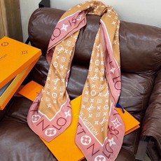 🆕 MONOGRAM INFINITY 140丝绒方巾 【140顶级丝绒双面同色】 Monogram Infinit 🆕 MONOGRAM INFINITY 140丝绒方巾 【140顶级丝绒双面同色】 Monogram Infinit
