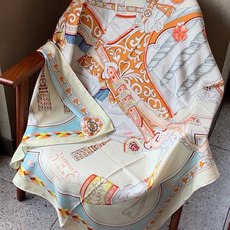 🆕 【双面同色】原单爱马仕140cm丝绒方巾💕 甜蜜的鞍具,装饰家芳登和佩西耶设计的一款餐盘增添骑士般的浪漫气息,该餐 🆕 【双面同色】原单爱马仕140cm丝绒方巾💕 甜蜜的鞍具,装饰家芳登和佩西耶设计的一款餐盘增添骑士般的浪漫气息,该餐