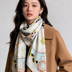 🆕 【双面同色】原单爱马仕140cm丝绒方巾💕 甜蜜的鞍具,装饰家芳登和佩西耶设计的一款餐盘增添骑士般的浪漫气息,该餐 🆕 【双面同色】原单爱马仕140cm丝绒方巾💕 甜蜜的鞍具,装饰家芳登和佩西耶设计的一款餐盘增添骑士般的浪漫气息,该餐