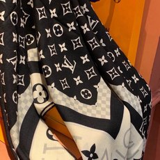 🆕 MONOGRAM INFINITY 140丝绒方巾 【140顶级丝绒双面同色】 Monogram Infinit 🆕 MONOGRAM INFINITY 140丝绒方巾 【140顶级丝绒双面同色】 Monogram Infinit
