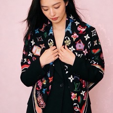 🆕 LV x TM 140披肩 【140顶级丝绒双面同色披肩】 本款L Multicolor披肩出自路易威登与知名日本 🆕 LV x TM 140披肩 【140顶级丝绒双面同色披肩】 本款L Multicolor披肩出自路易威登与知名日本