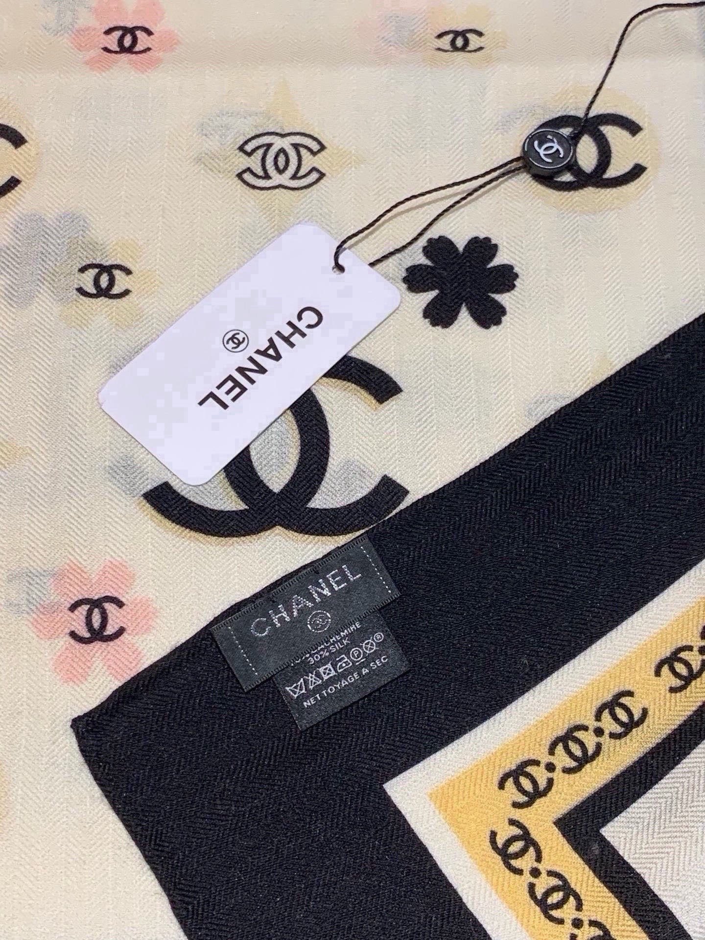 🆕   香奈儿上新❤️ 【Chanel】  经典茶花优雅Coco风，Chanel最新丝绒大方巾~气质到骨子里，香奶奶新一
