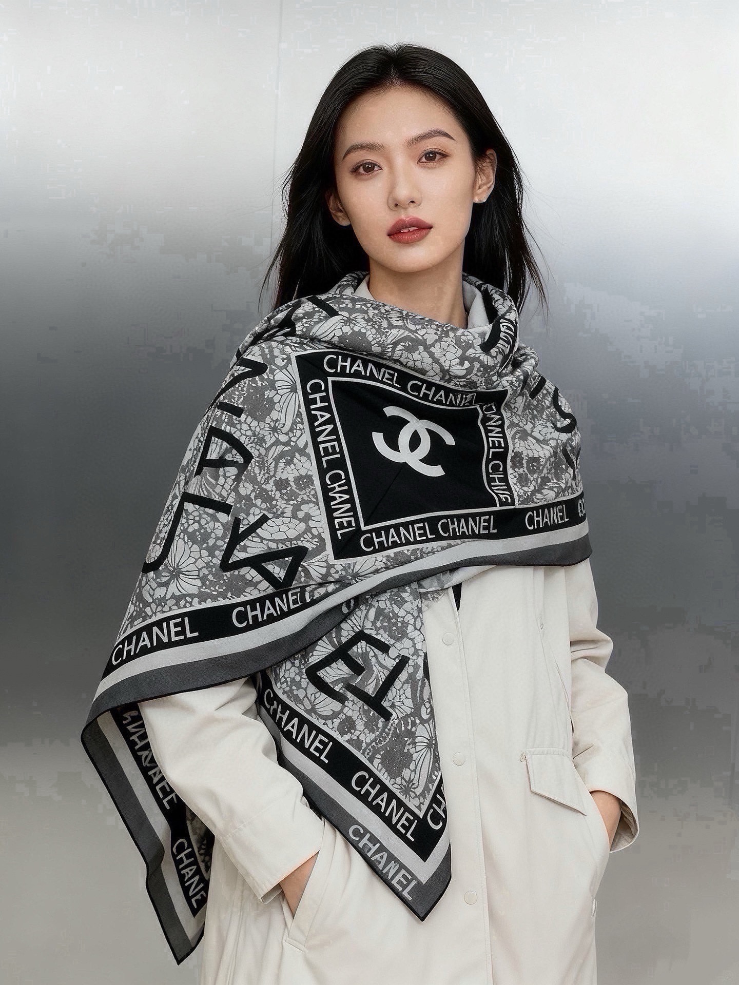 🆕   高级成衣系列～Chanel  【140双面同色丝绒披肩】 此系列谱写一曲自由轻灵的赞歌 本系列作品创新演绎品牌的