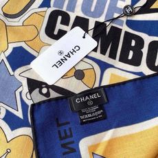 🆕 高级成衣系列~Chanel 【140双面同色丝绒披肩】 此系列谱写一曲自由轻灵的赞歌 本系列作品创新演绎品牌的 🆕 高级成衣系列~Chanel 【140双面同色丝绒披肩】 此系列谱写一曲自由轻灵的赞歌 本系列作品创新演绎品牌的