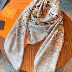 🆕 LV x TM 140披肩 【140顶级丝绒双面同色披肩】 本款L Multicolor披肩出自路易威登与知名日本 🆕 LV x TM 140披肩 【140顶级丝绒双面同色披肩】 本款L Multicolor披肩出自路易威登与知名日本