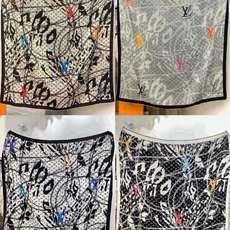 🆕 LV x TM 140披肩 【140顶级丝绒双面同色披肩】 本款L Multicolor披肩出自路易威登与知名日本 🆕 LV x TM 140披肩 【140顶级丝绒双面同色披肩】 本款L Multicolor披肩出自路易威登与知名日本