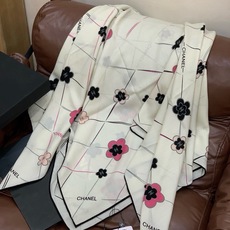 🆕 📦新款💖💖🏻🏻【山茶花印花140】140丝绒双面同色印花方巾‼️抢‼️VI🆕 P推荐 ‼️下手一定要快【高端 大爱 🆕 📦新款💖💖🏻🏻【山茶花印花140】140丝绒双面同色印花方巾‼️抢‼️VI🆕 P推荐 ‼️下手一定要快【高端 大爱
