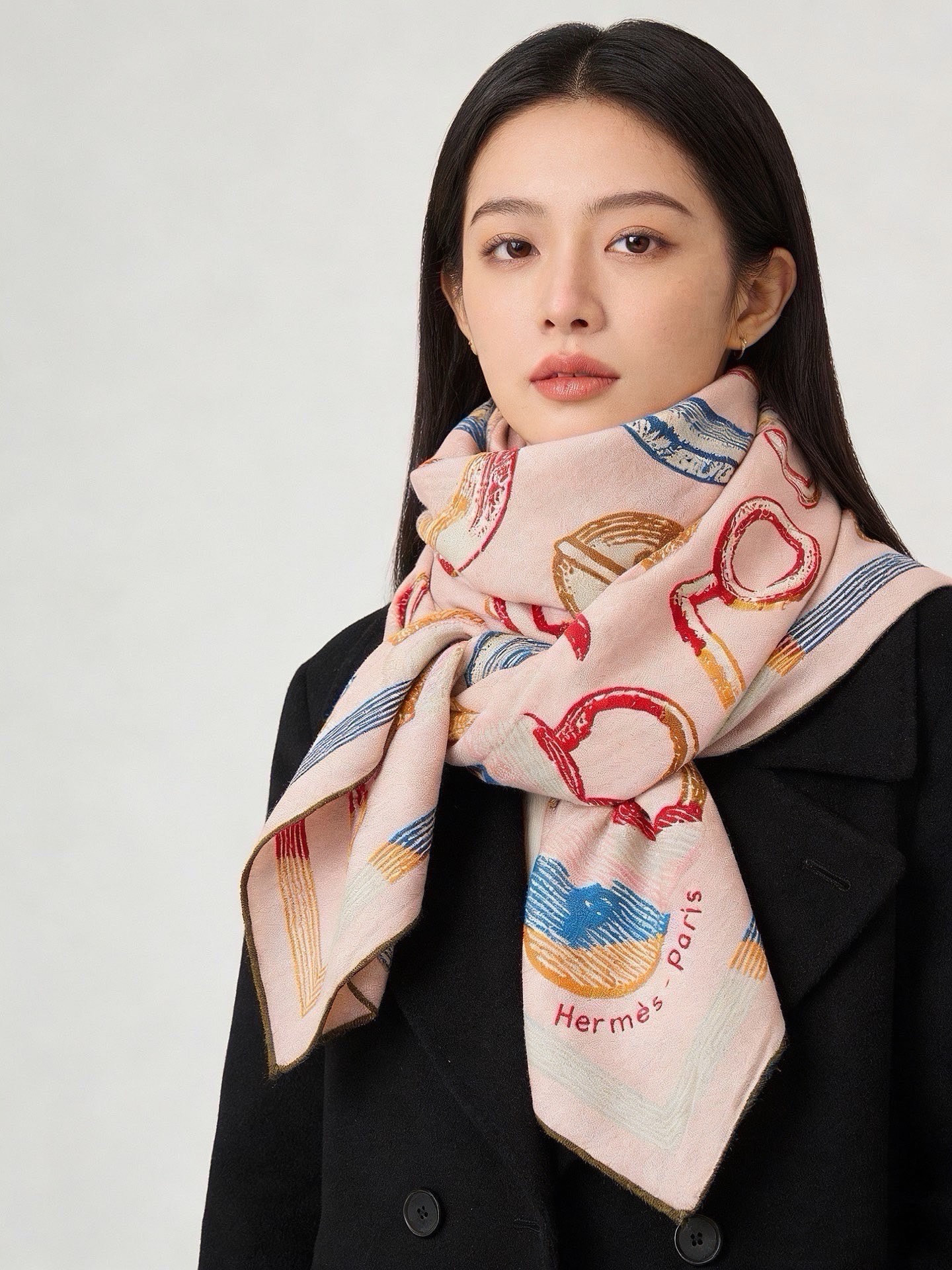 🆕  爱马仕(Hermes)【💗】 | “马具故事的诗意回顾”140披肩  【上新❤️】 永远秉承高品质 手工卷边羊绒和