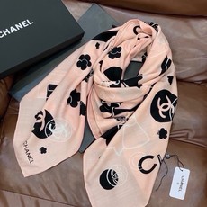 🆕 上新❤️ 【Chanel】 经典茶花优雅Coco风,Chanel最新菱格丝绒大方巾~气质到骨子里,香奶奶新一季的 🆕 上新❤️ 【Chanel】 经典茶花优雅Coco风,Chanel最新菱格丝绒大方巾~气质到骨子里,香奶奶新一季的