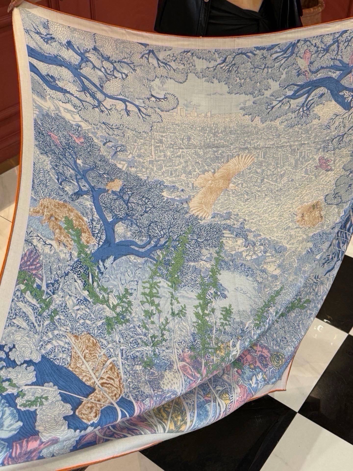 🆕 爱马仕~秋冬搭配利器❗️顶级双面同色 版真丝羊绒披肩!!1条等于2条】点睛精彩,图案和配色都超级喜欢,又一款双面 🆕 爱马仕~秋冬搭配利器❗️顶级双面同色 版真丝羊绒披肩!!1条等于2条】点睛精彩,图案和配色都超级喜欢,又一款双面
