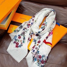 🆕 会发光发亮的围巾25年新品🌈上新 专柜同步材质 LV x TM Monogram Su🆕 Perflat Flo 🆕 会发光发亮的围巾25年新品🌈上新 专柜同步材质 LV x TM Monogram Su🆕 Perflat Flo