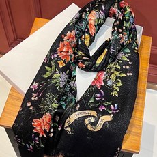 🆕 会发光发亮的围巾💃🏻💃🏻D家【D花香明媚】‼️抢‼️VI🆕 P推荐 ‼️👍下手一定要快【高端 大爱 ‼️纯羊绒 🆕 会发光发亮的围巾💃🏻💃🏻D家【D花香明媚】‼️抢‼️VI🆕 P推荐 ‼️👍下手一定要快【高端 大爱 ‼️纯羊绒