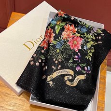 🆕 会发光发亮的围巾💃🏻💃🏻D家【D花香明媚】‼️抢‼️VI🆕 P推荐 ‼️👍下手一定要快【高端 大爱 ‼️纯羊绒 🆕 会发光发亮的围巾💃🏻💃🏻D家【D花香明媚】‼️抢‼️VI🆕 P推荐 ‼️👍下手一定要快【高端 大爱 ‼️纯羊绒