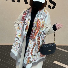 🆕 会发光发亮的围巾 爱马仕 专柜同步 买了都说好看羊绒印花‼️推荐💕顶级工艺超值‼️爱马仕专柜爆款🎁🎁羊绒方巾💟立 🆕 会发光发亮的围巾 爱马仕 专柜同步 买了都说好看羊绒印花‼️推荐💕顶级工艺超值‼️爱马仕专柜爆款🎁🎁羊绒方巾💟立