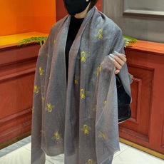 🆕 会发光发亮的围巾 新款🆕🏇🏇买了都说好看‼️推荐💕顶级工艺超值‼️爱马仕专柜爆款🎁💟立体呈现图案纹路实物档次极高 🆕 会发光发亮的围巾 新款🆕🏇🏇买了都说好看‼️推荐💕顶级工艺超值‼️爱马仕专柜爆款🎁💟立体呈现图案纹路实物档次极高