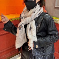 🆕 会发光发亮的围巾 新款🆕🏇🏇买了都说好看‼️推荐💕顶级工艺超值‼️爱马仕专柜爆款🎁💟立体呈现图案纹路实物档次极高 🆕 会发光发亮的围巾 新款🆕🏇🏇买了都说好看‼️推荐💕顶级工艺超值‼️爱马仕专柜爆款🎁💟立体呈现图案纹路实物档次极高