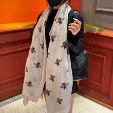 🆕 会发光发亮的围巾 新款🆕🏇🏇买了都说好看‼️推荐💕顶级工艺超值‼️爱马仕专柜爆款🎁💟立体呈现图案纹路实物档次极高 🆕 会发光发亮的围巾 新款🆕🏇🏇买了都说好看‼️推荐💕顶级工艺超值‼️爱马仕专柜爆款🎁💟立体呈现图案纹路实物档次极高