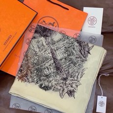 🆕 重磅推荐的140顶级丝绒双面异色披肩《回归自然》 披肩尺寸:140*140方巾 70%羊绒30%真丝 这张复杂 🆕 重磅推荐的140顶级丝绒双面异色披肩《回归自然》 披肩尺寸:140*140方巾 70%羊绒30%真丝 这张复杂