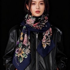 🆕 Dior 双面同色丝绒印花方巾 140丝绒面料多色 Dior Astral Flowers 这款方巾饰以 Dior 🆕 Dior 双面同色丝绒印花方巾 140丝绒面料多色 Dior Astral Flowers 这款方巾饰以 Dior