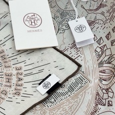 🆕 “正在接通中”140方巾~Hermes 手工卷边丝绒方巾(30%桑蚕丝70%羊绒) 这款爱马仕的经典单品展现强 🆕 “正在接通中”140方巾~Hermes 手工卷边丝绒方巾(30%桑蚕丝70%羊绒) 这款爱马仕的经典单品展现强