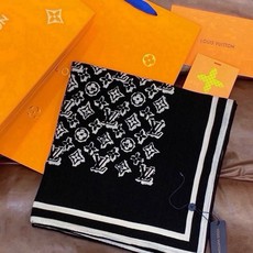 🆕 LV x TM 140披肩 【140顶级丝绒双面同色披肩】 本款L Multicolor披肩出自路易威登与知名日本 🆕 LV x TM 140披肩 【140顶级丝绒双面同色披肩】 本款L Multicolor披肩出自路易威登与知名日本