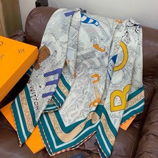 🆕 LV x TM 140披肩 【140顶级丝绒双面同色披肩】 本款L Multicolor披肩出自路易威登与知名日本 🆕 LV x TM 140披肩 【140顶级丝绒双面同色披肩】 本款L Multicolor披肩出自路易威登与知名日本
