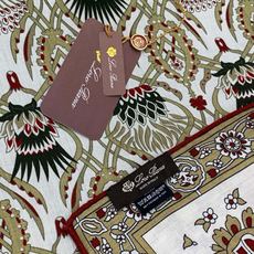🆕 💟ETRo 秋冬抢先 上新💞【双面同色丝绒方巾】手工卷边山羊绒和真丝混纺披肩(70%山羊绒,30%桑蚕丝) 这款披 🆕 💟ETRo 秋冬抢先 上新💞【双面同色丝绒方巾】手工卷边山羊绒和真丝混纺披肩(70%山羊绒,30%桑蚕丝) 这款披