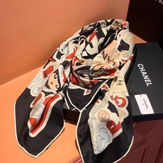 🆕 高级成衣系列~Chanel 【140双面同色丝绒披肩】 此系列谱写一曲自由轻灵的赞歌 本系列作品创新演绎品牌的 🆕 高级成衣系列~Chanel 【140双面同色丝绒披肩】 此系列谱写一曲自由轻灵的赞歌 本系列作品创新演绎品牌的