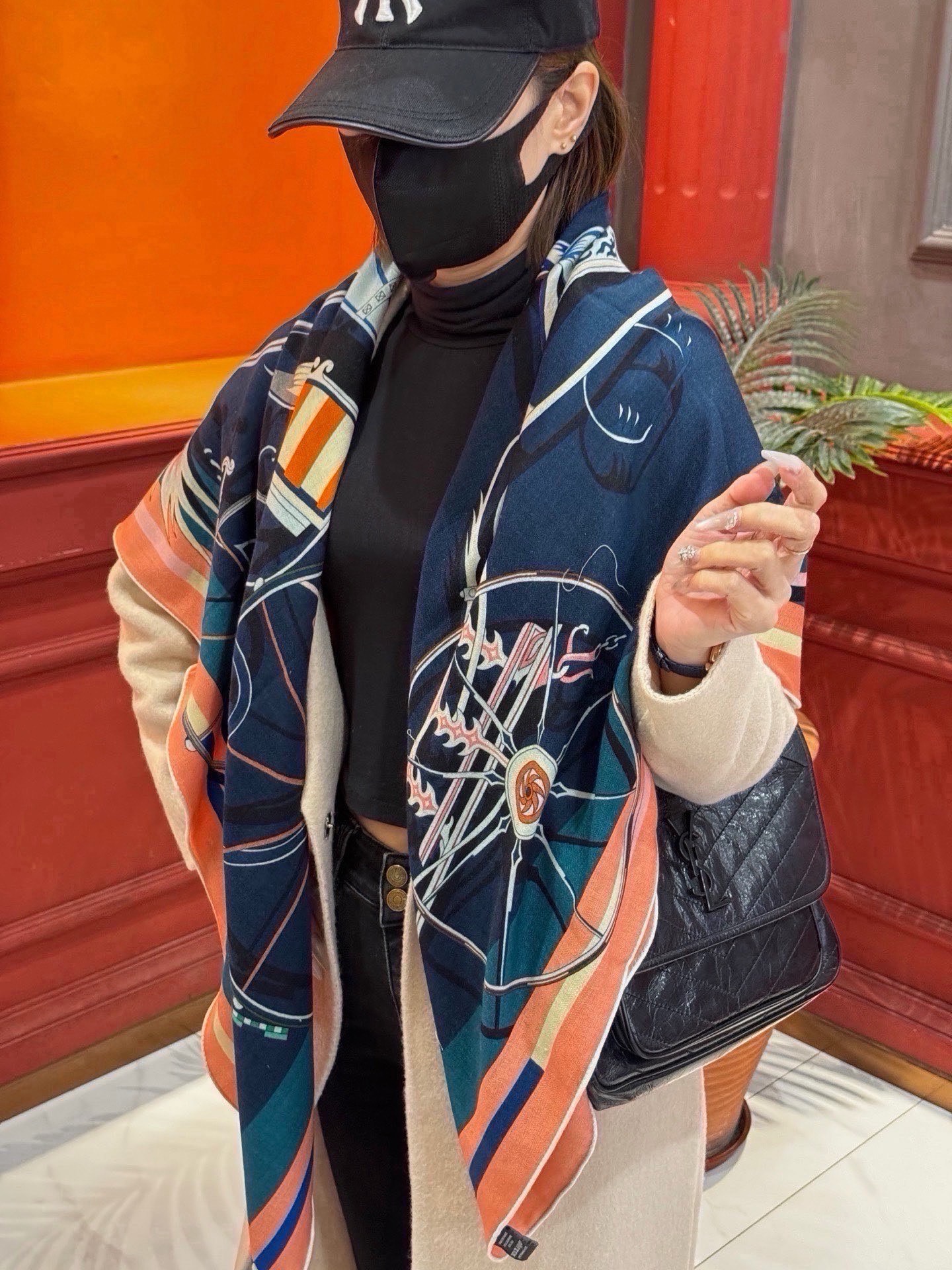 🆕 ❄️【双面同色】原单爱马仕140cm丝绒方巾💕 《平衡马车》，没有体验过野村大辅的豪华马车，就不算拥有丰富的人生经历