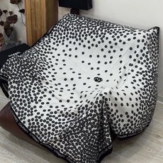 🆕 Chanel新品~ 【140顶级丝绒双面同色披肩】 披肩设计真的好有突破 粉色米色格优雅甜美 感觉每一款错过了就不 🆕 Chanel新品~ 【140顶级丝绒双面同色披肩】 披肩设计真的好有突破 粉色米色格优雅甜美 感觉每一款错过了就不