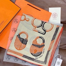 🆕 爱马仕(Hermes)【💗】 | “马具故事的诗意回顾”140披肩 【上新❤️】 永远秉承高品质 手工卷边羊绒和 🆕 爱马仕(Hermes)【💗】 | “马具故事的诗意回顾”140披肩 【上新❤️】 永远秉承高品质 手工卷边羊绒和