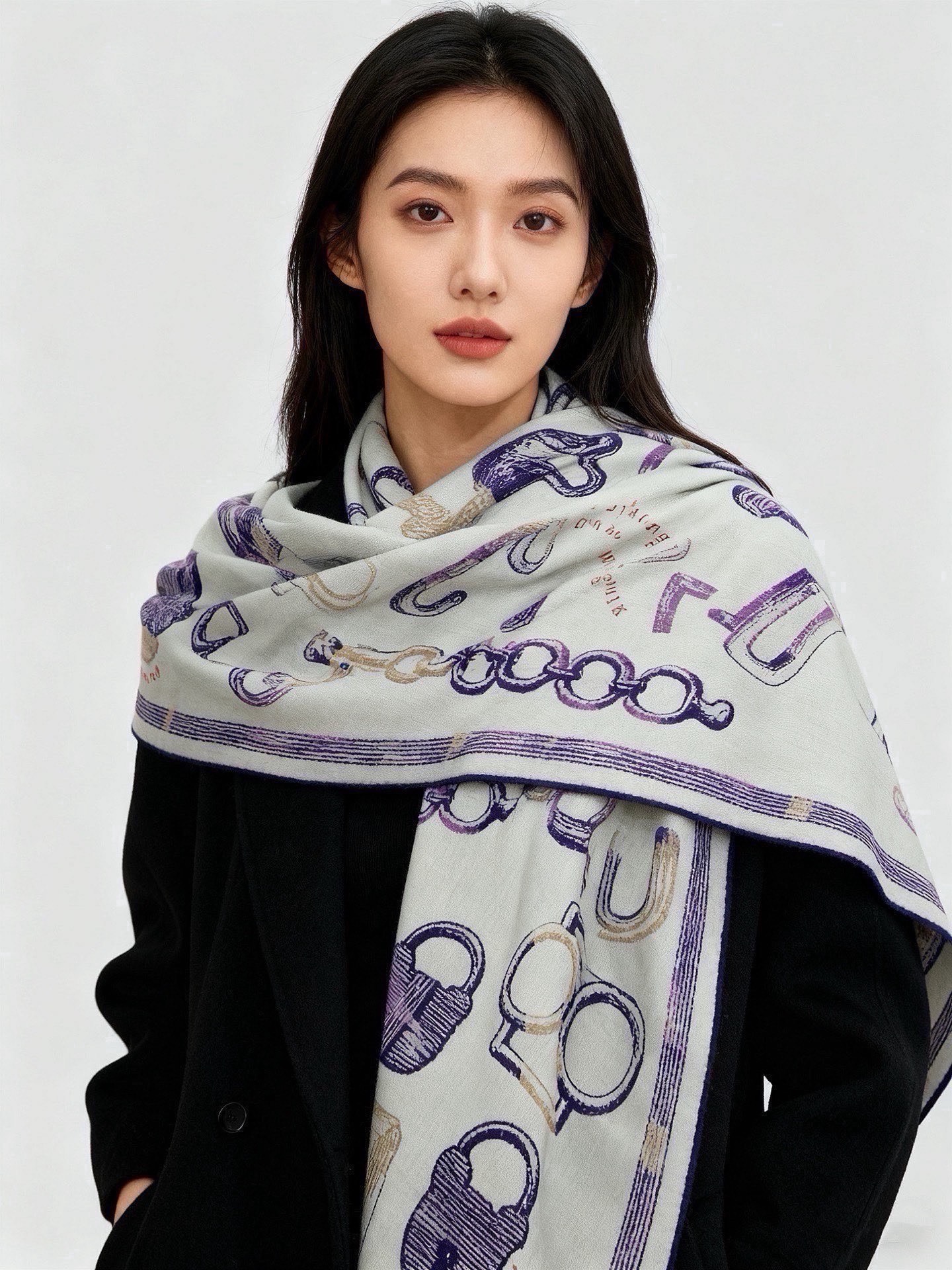 🆕  爱马仕(Hermes)【💗】 | “马具故事的诗意回顾”140披肩  【上新❤️】 永远秉承高品质 手工卷边羊绒和