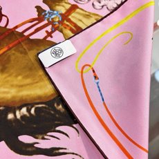 🆕 “纵意驰骋”90方巾-Hermes 丝巾名称:纵意驰骋 设计师:Thibaut Rassat 尺寸:88.5 × 🆕 “纵意驰骋”90方巾-Hermes 丝巾名称:纵意驰骋 设计师:Thibaut Rassat 尺寸:88.5 ×