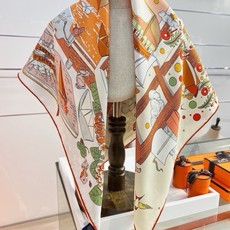 🆕 “诗意遨游”90方巾 手工卷边斜纹真丝方巾(100%桑蚕丝)。 这款爱马仕的经典单品展现强大而迷人的女性魅力精髓。 🆕 “诗意遨游”90方巾 手工卷边斜纹真丝方巾(100%桑蚕丝)。 这款爱马仕的经典单品展现强大而迷人的女性魅力精髓。