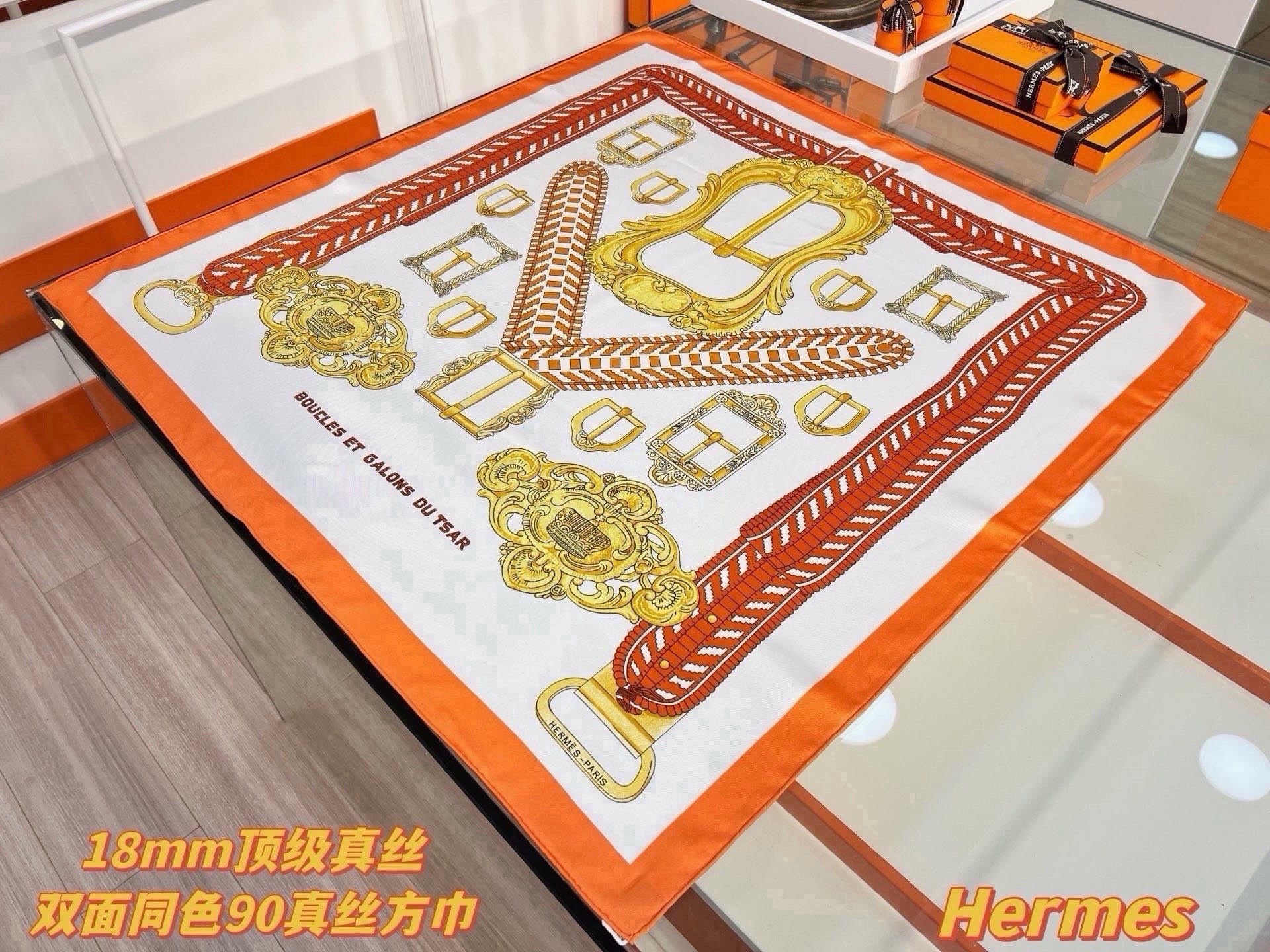 🆕 爱马仕(Hermès)90丝巾 经典款“Boucles et Sangles du Trian”真丝方巾 采用 🆕 爱马仕(Hermès)90丝巾 经典款“Boucles et Sangles du Trian”真丝方巾 采用