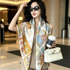 🆕 “乐享天地”90方巾-Hermes 丝巾名称:乐享天地 设计师:Ba🆕 Ptiste Virot 尺寸:88.5 🆕 “乐享天地”90方巾-Hermes 丝巾名称:乐享天地 设计师:Ba🆕 Ptiste Virot 尺寸:88.5